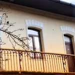 Lovelystay Oldtown Studio
