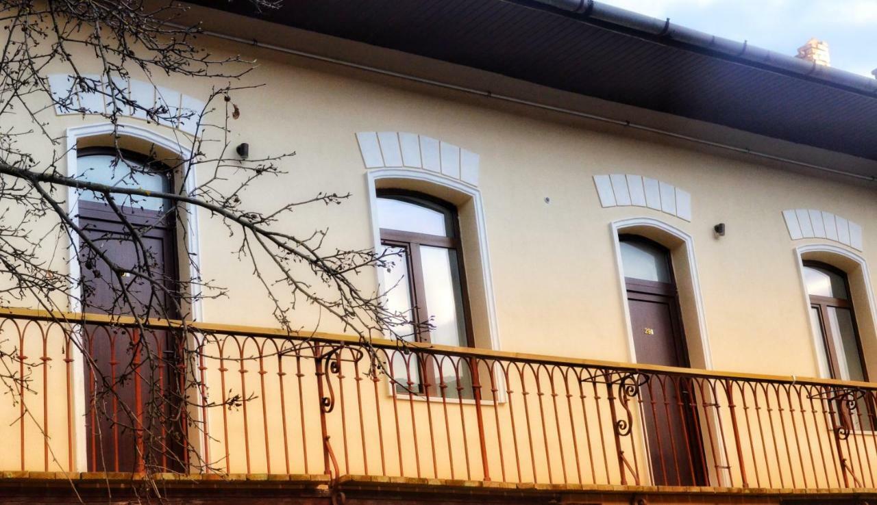 Lovelystay Oldtown Apartment *